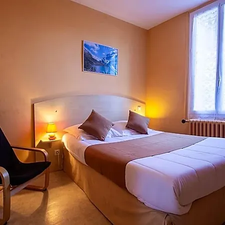 Du Commerce Hotel 2*