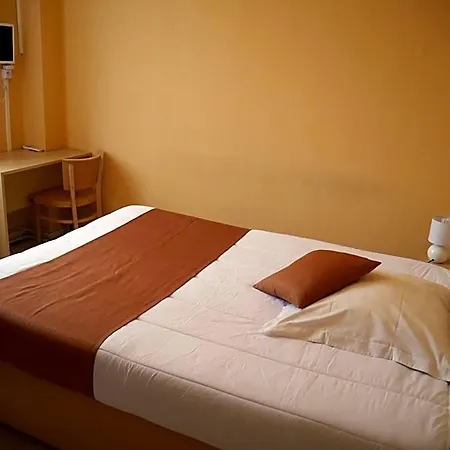 Hotel Du Commerce Pontacq