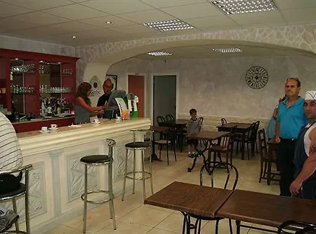 Hotel Du Commerce Pontacq