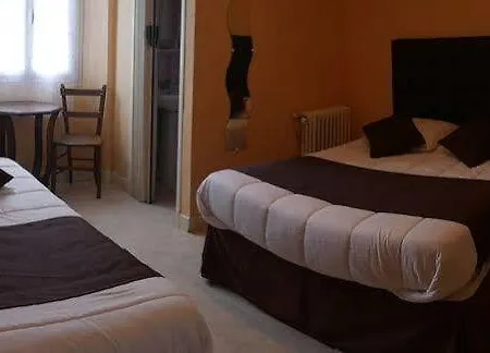 Hotell Du Commerce Pontacq