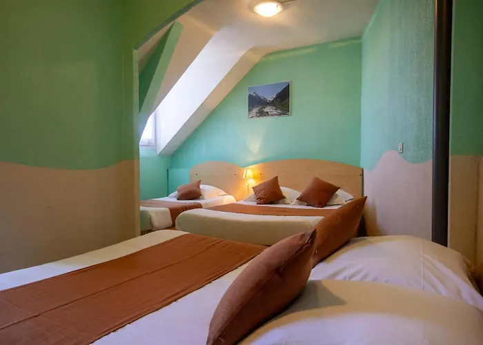 Du Commerce 2* Pontacq